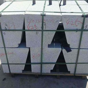 宁夏 芝麻白异形坐凳，石凳