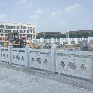 宁夏 白麻花岗岩荔枝面河道栏杆