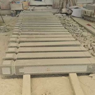 宁夏 芝麻白异形加工雕刻-栏杆大柱，方柱