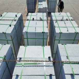 宁夏 芝麻白花岗岩5公分地铺石 花岗岩厂家工厂装车日常