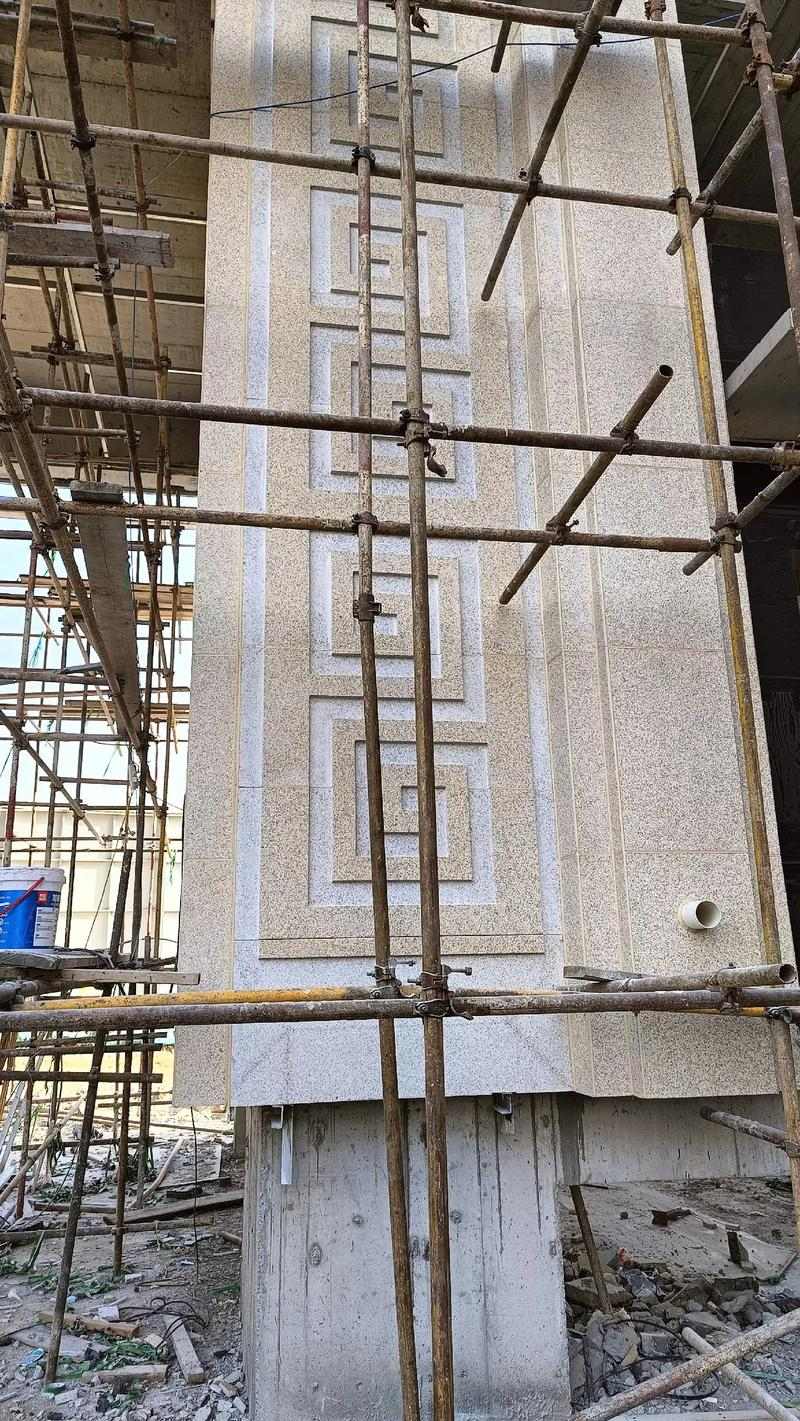 宁夏 黄金麻花岗岩别墅外墙干挂回纹造型效果