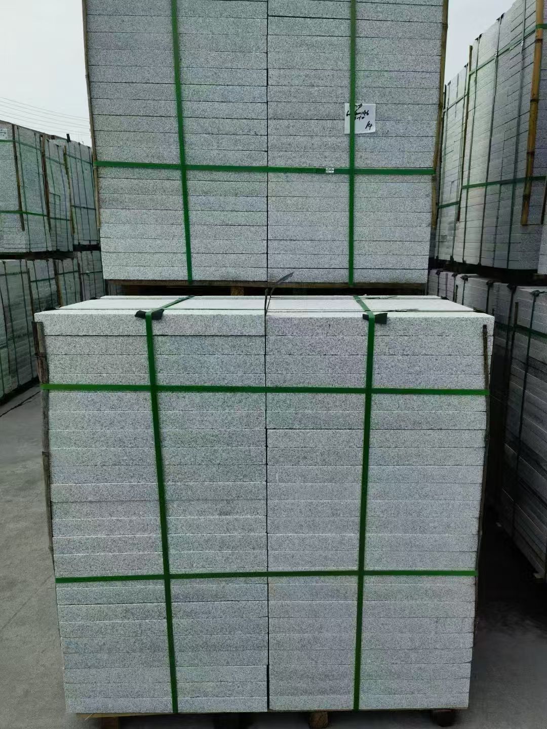 宁夏 芝麻白火烧，园林广场市政工程地铺石，1.8~5.0厚均有现货