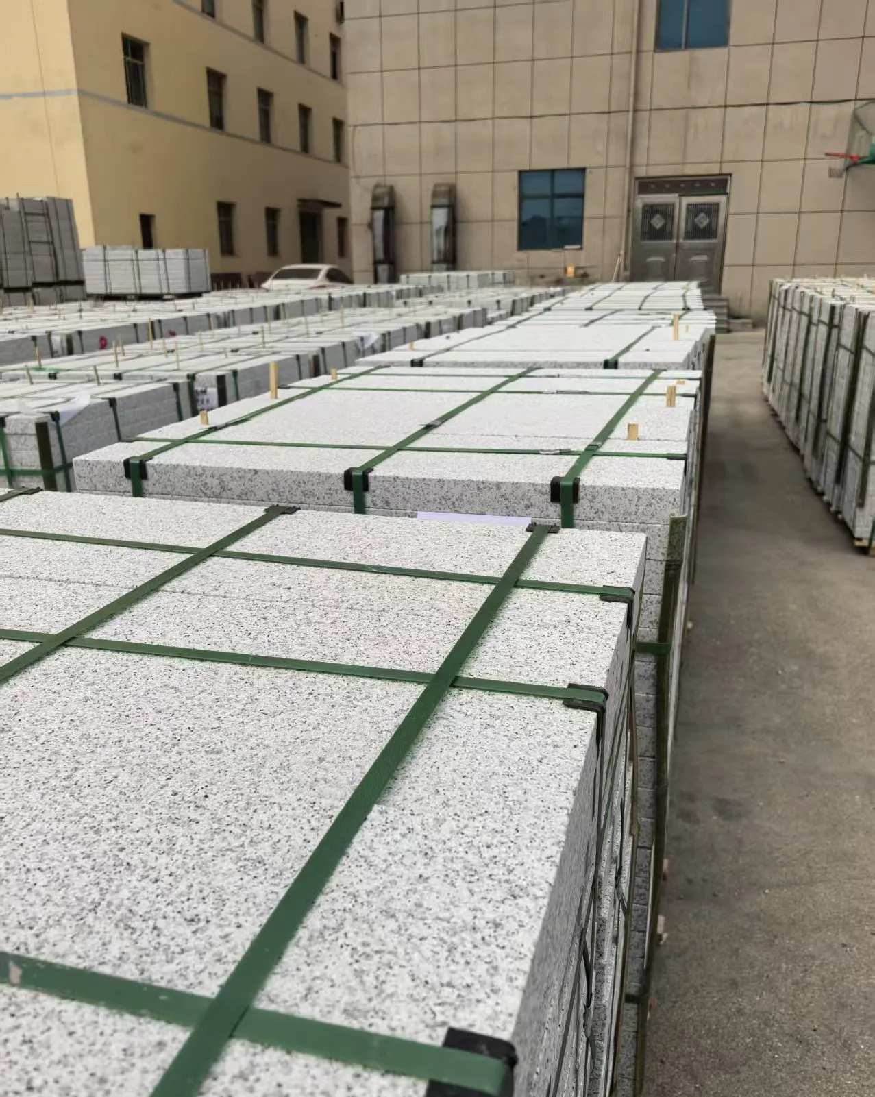 宁夏 白麻花岗岩5.0公分荔枝面地铺石