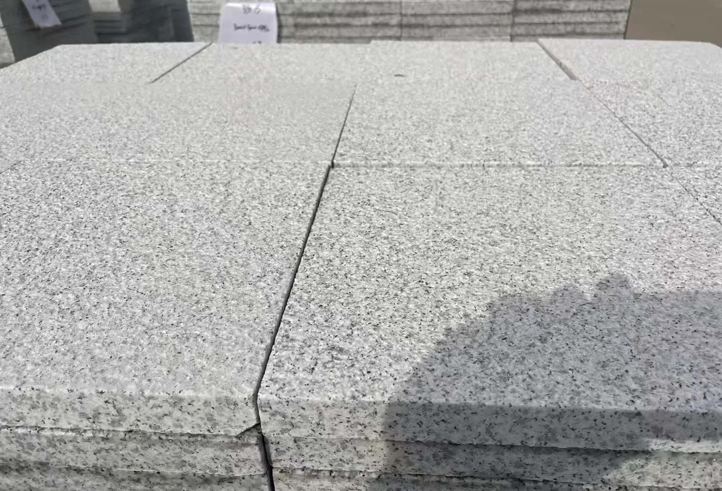 宁夏 白麻花岗岩石材推荐 荔枝面地铺石