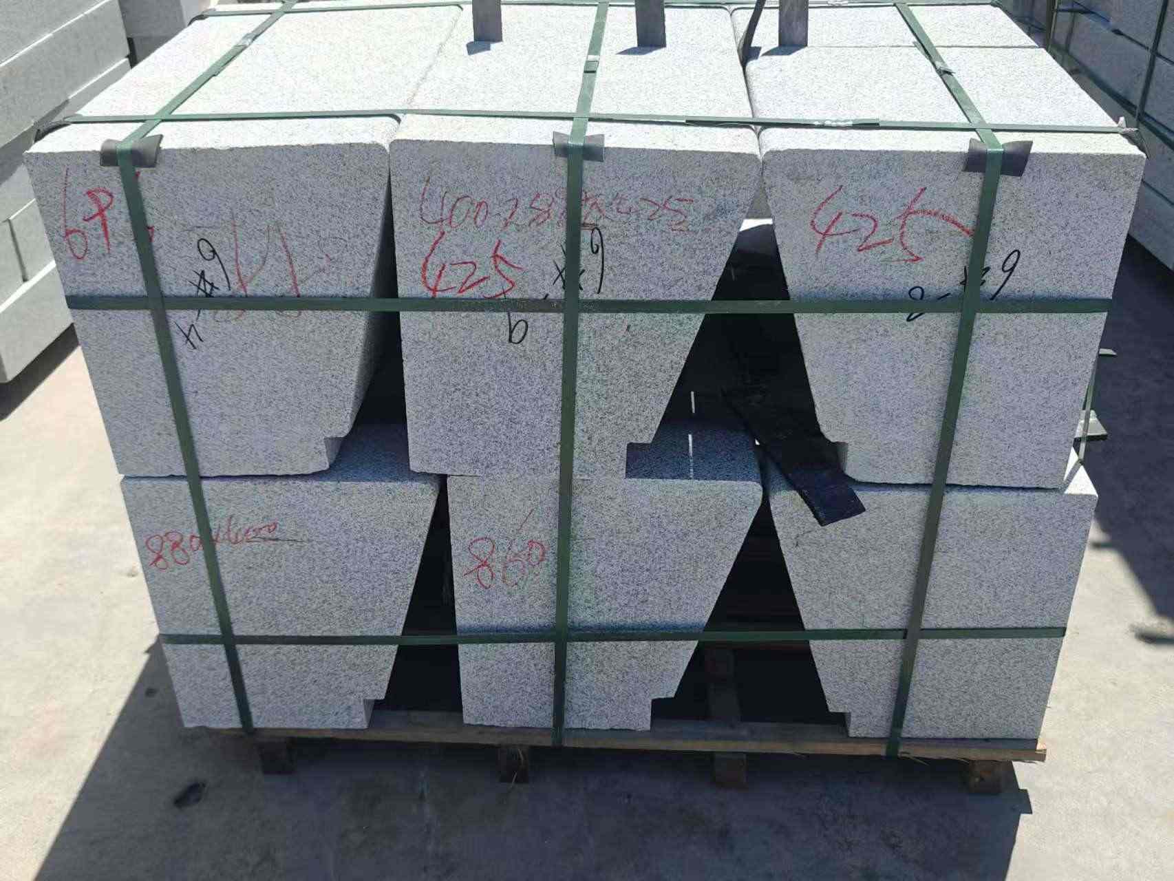 宁夏 芝麻白异形坐凳，石凳