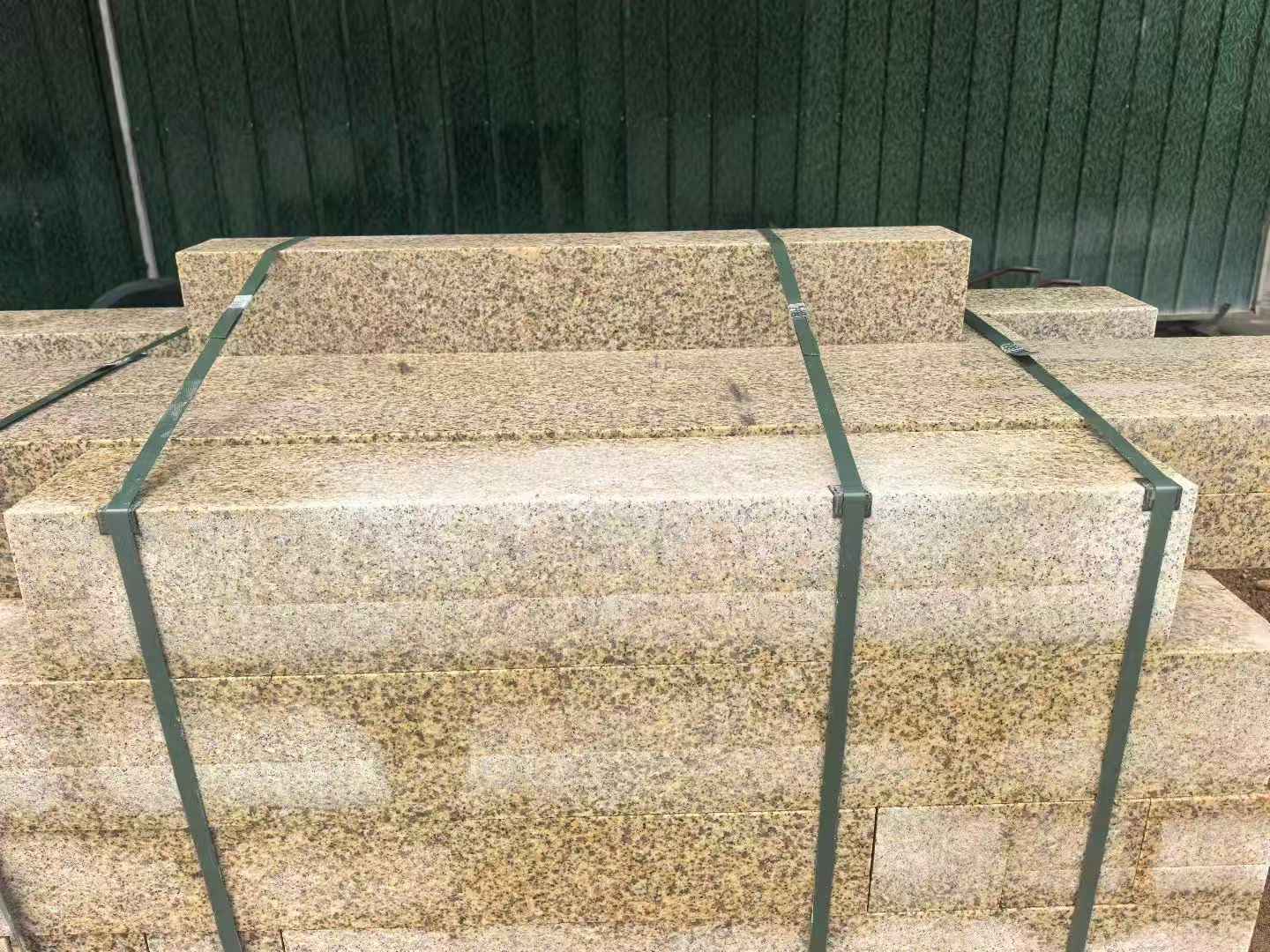 宁夏 黄金麻花岗岩石材机切面栏杆料半成品