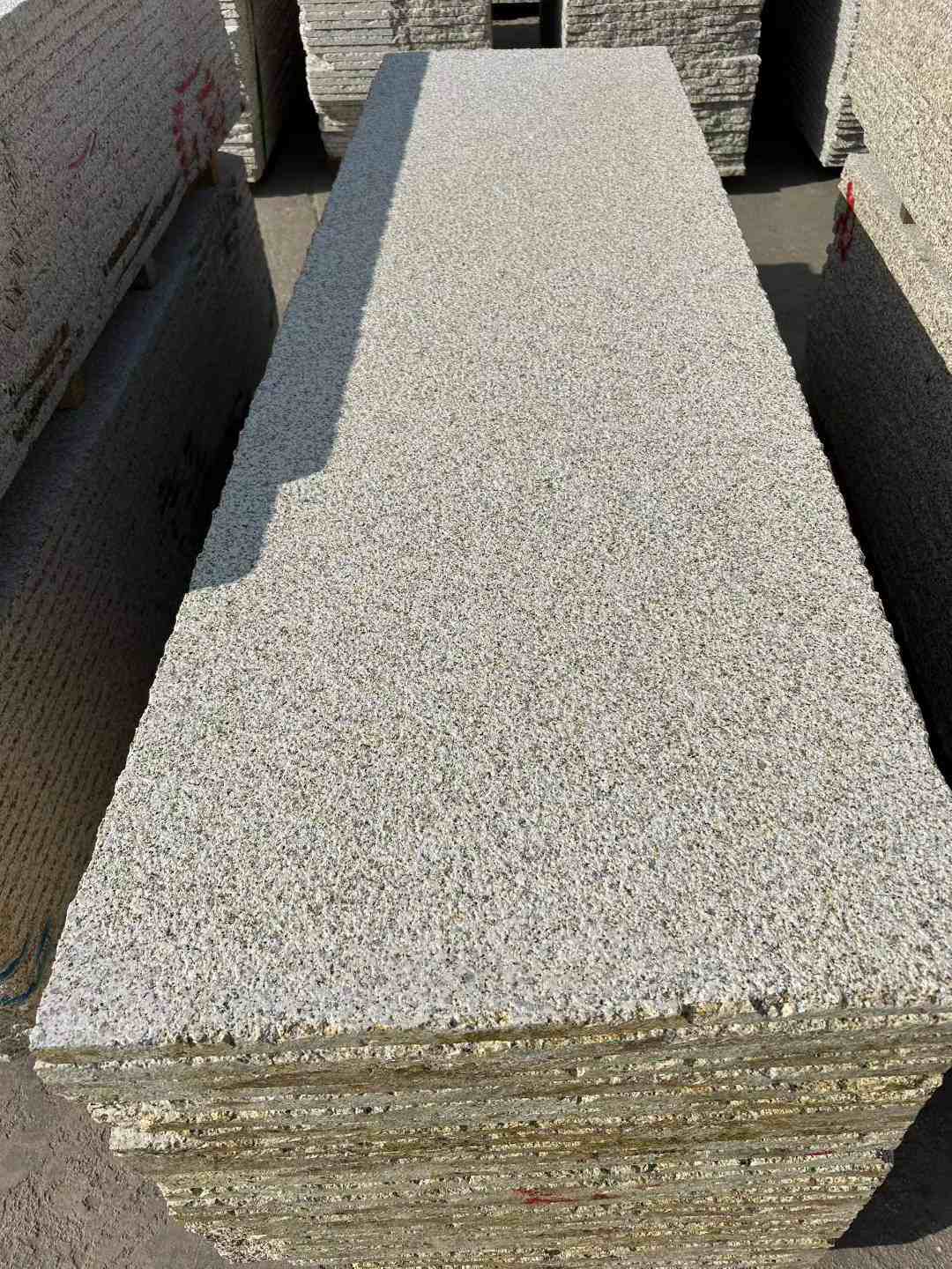 宁夏 黄金麻花岗岩荔枝面毛板，半成品