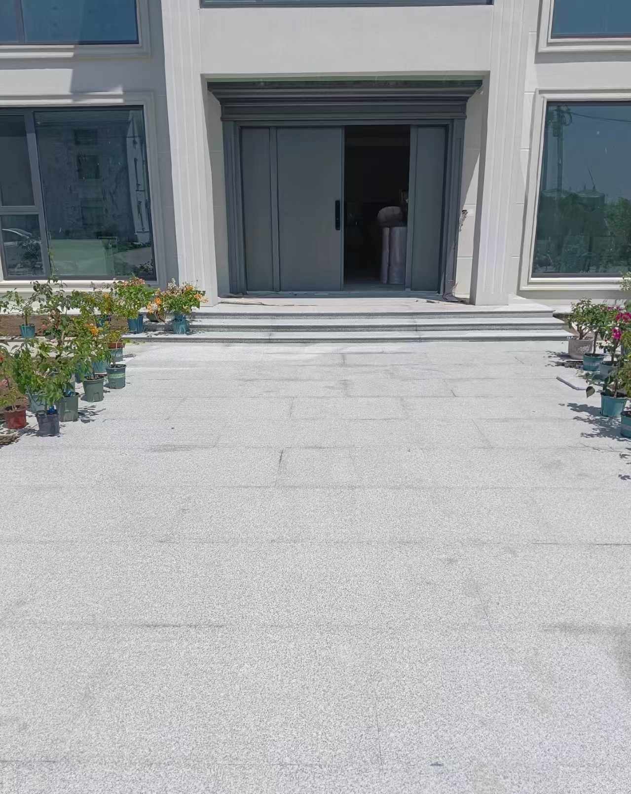 宁夏 芝麻白花岗岩地铺石地面铺装