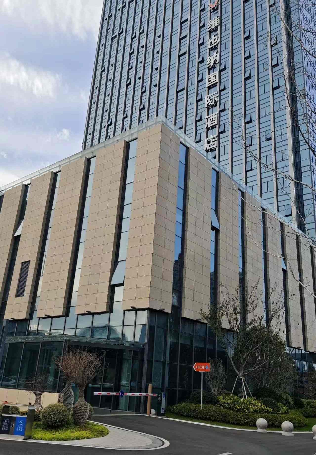 宁夏 黄金麻花岗岩外墙干挂