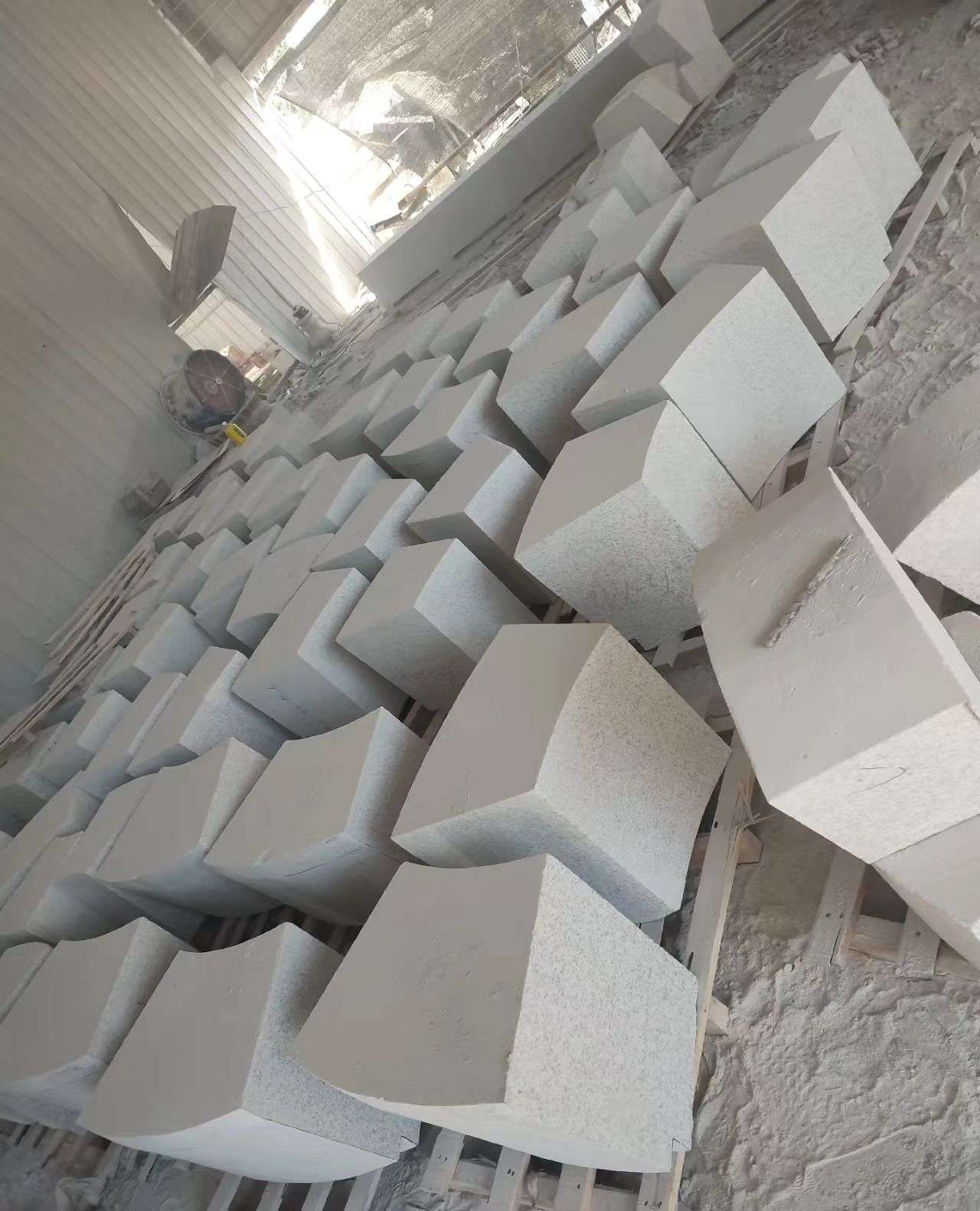 宁夏 白麻花岗岩异形坐凳