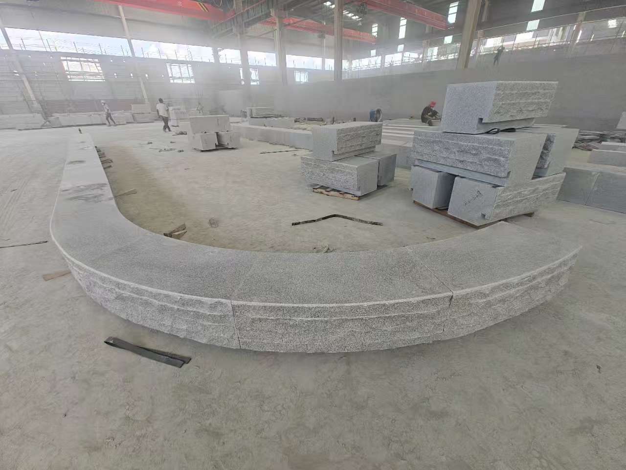 宁夏 芝麻白异形坐凳，自然面光面弧形加工