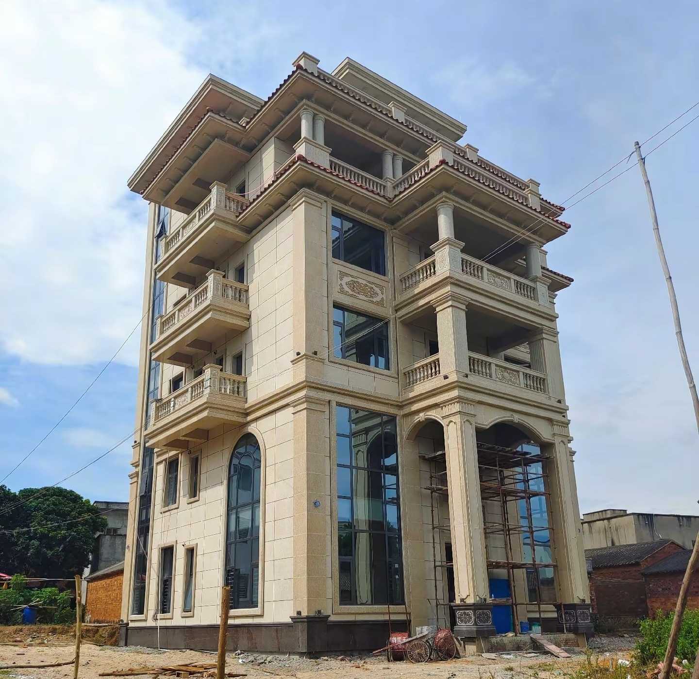 宁夏 黄金麻花岗岩石材别墅外墙干挂搭配（雕花栏杆花瓶柱门楼罗马柱）