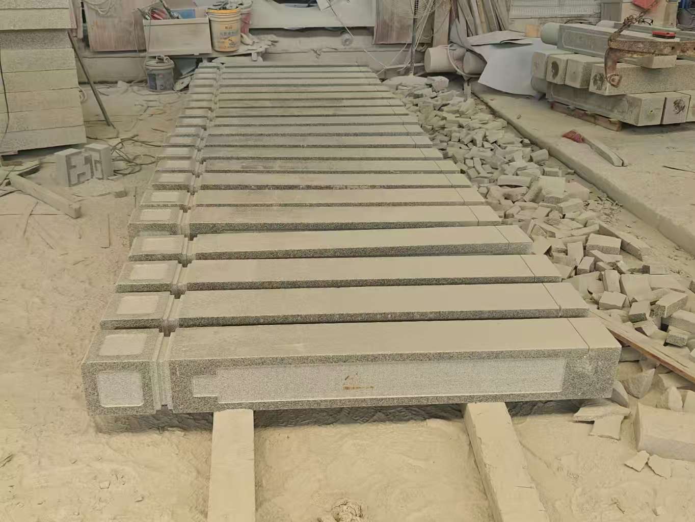 宁夏 芝麻白异形加工雕刻-栏杆大柱，方柱