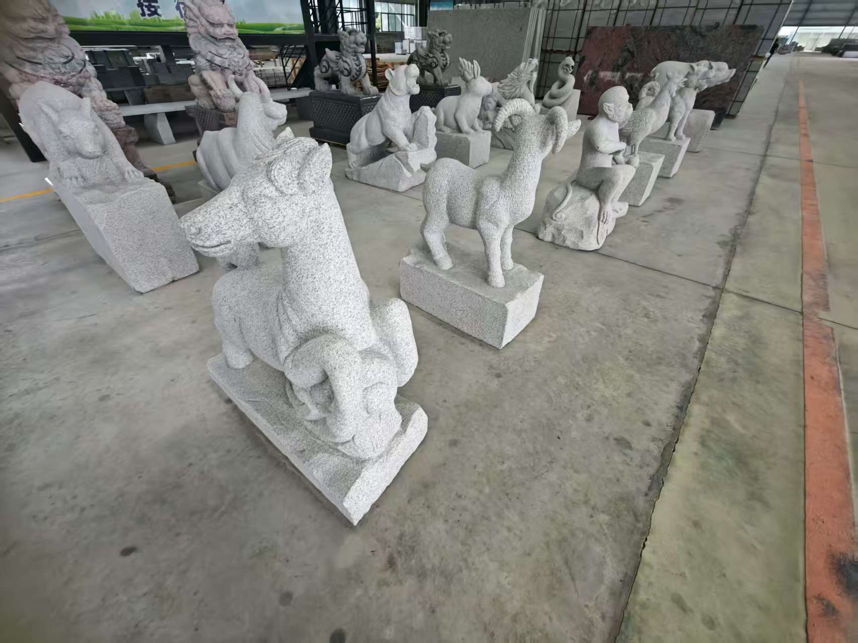 宁夏 芝麻白花岗岩造型立体雕刻——十二生肖