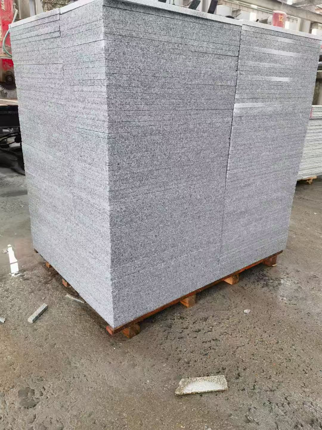 宁夏 芝麻白火烧面1.8厚300*600地铺石，尺寸标准，厚薄均匀