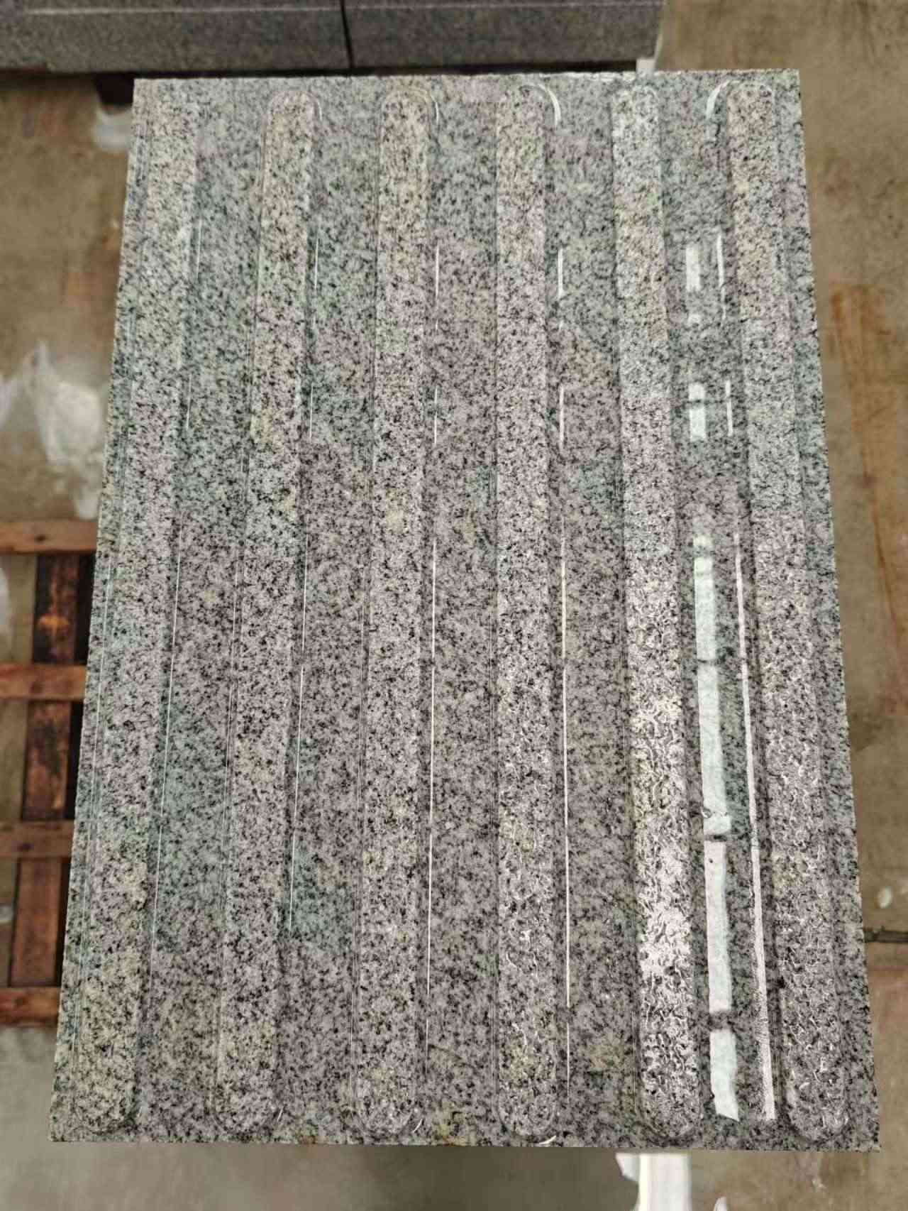 宁夏 芝麻白花岗岩荔枝面雕刻盲道，盲条